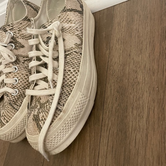 Ladies Python Sneakers. Size 8 - Picture 3 of 4